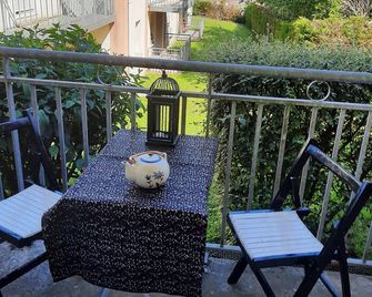 secure and quiet, close to all shops, museum, cinema, theater, shops - Albert - Balcony