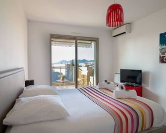 Apartment In A Residence With Swimming Pool Wifi - Cannes - Bedroom