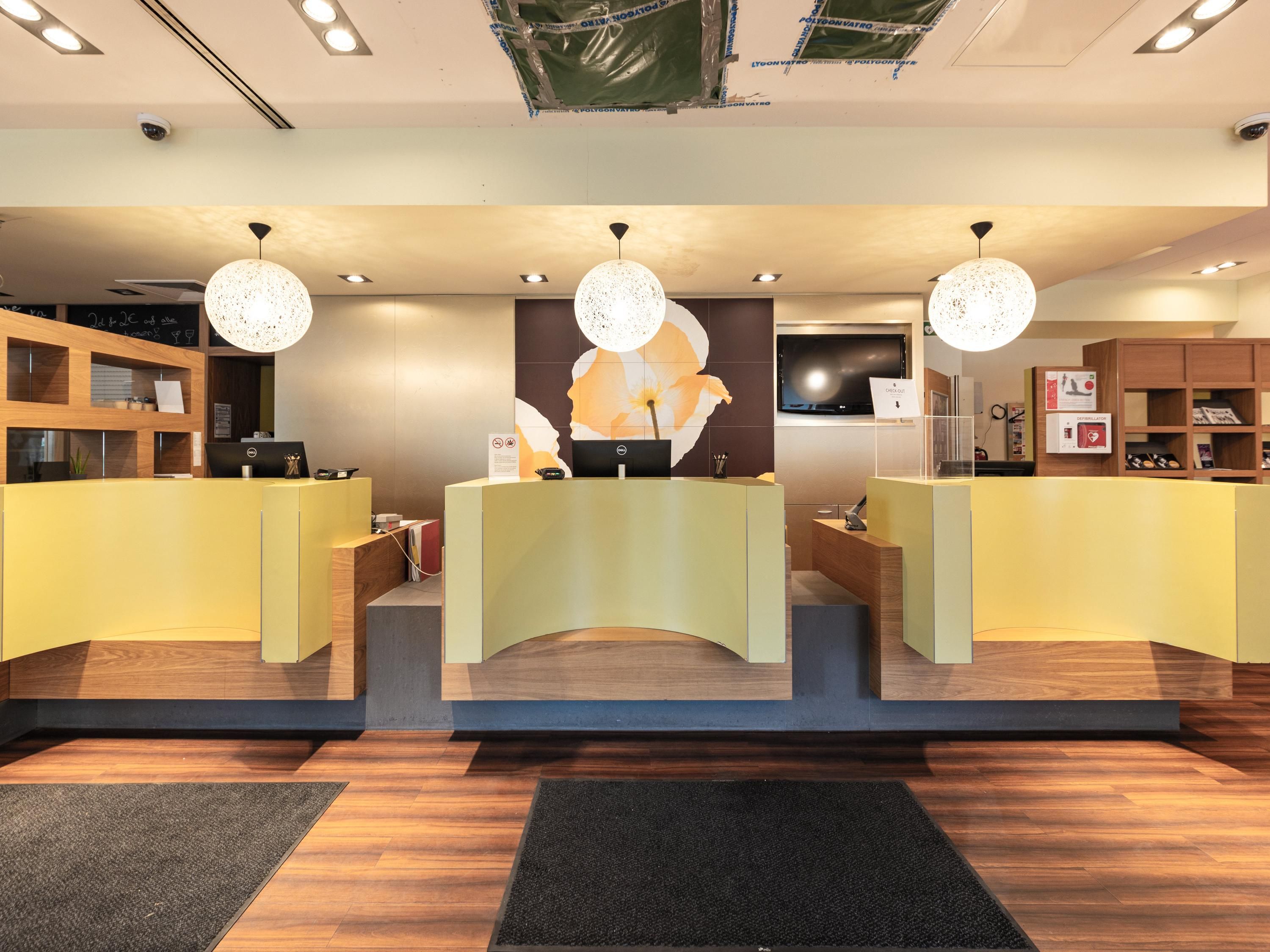 B&b Hotel Essen-hbf - אסן - דלפק קבלה