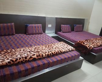 Hotel Narayan - קטרה - חדר שינה