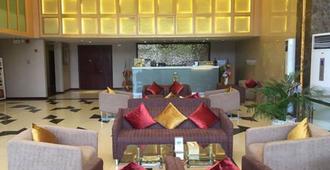 Royal Pavilion Hotel - Rangún - Sala de estar