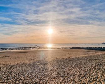 Cozy Apartment In Royan With Wifi - Royan - Beach