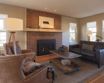 Beautiful remodel in the heart of Golden - Golden - Living room