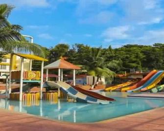 Krishna Resorts - Utan - Pool