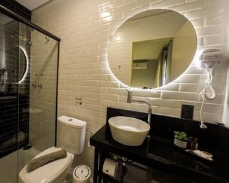 Castro's Hotel - Telêmaco Borba - Baño