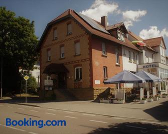 Hotel Zur Eisenbahn - Renningen - Gebäude