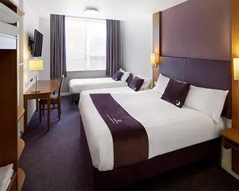 Premier Inn Falkirk East - Falkirk - Bedroom