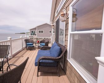 The Perfect Family Beachfront Cottage The Viola Cottage - Clinton - Balcony