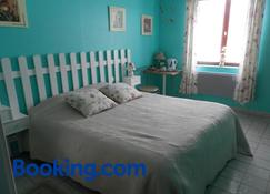 Chambres Et Table D'Hôtes Les Trois Marquets - Bourthes - Bedroom