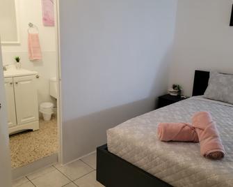 Hightide Guesthouse - La Parguera - Camera da letto