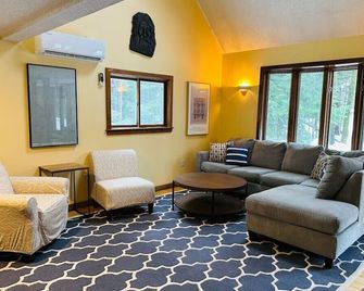 Spacious Spring Retreat Near Hiking & Fun - Bartlett - Salon