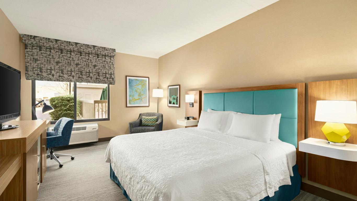 Hampton Inn Portland Airport