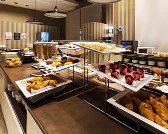 فندق B & B اليكانتي - اليكانتي - بوفيه