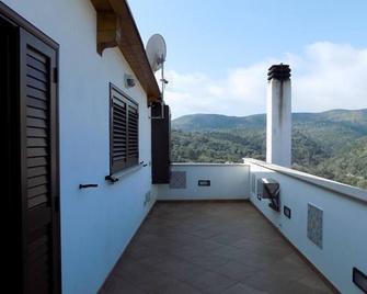 Sea House Kamaraton - Marina di Camerota - Balcone