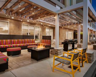 Home2 Suites by Hilton Woodbridge Potomac Mills - Woodbridge - Salónek