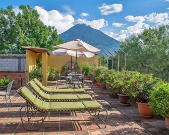 Hotel Las Camelias Inn By Ahs - Antigua - Patio