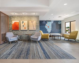 Holiday Inn Express & Suites Peru - Lasalle Area By IHG - Peru - Salónek