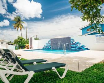 Adulo Apartments - Bridgetown - Pool