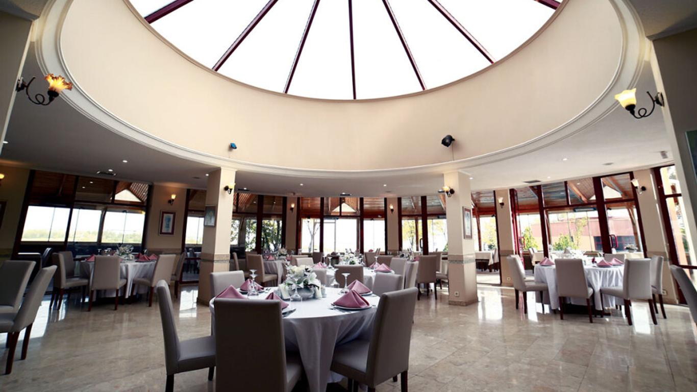 Patalya Lakeside Resort Hotel