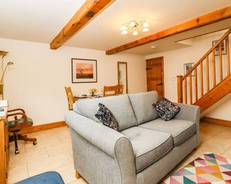 Kestrel Cottage - Keighley - Living room