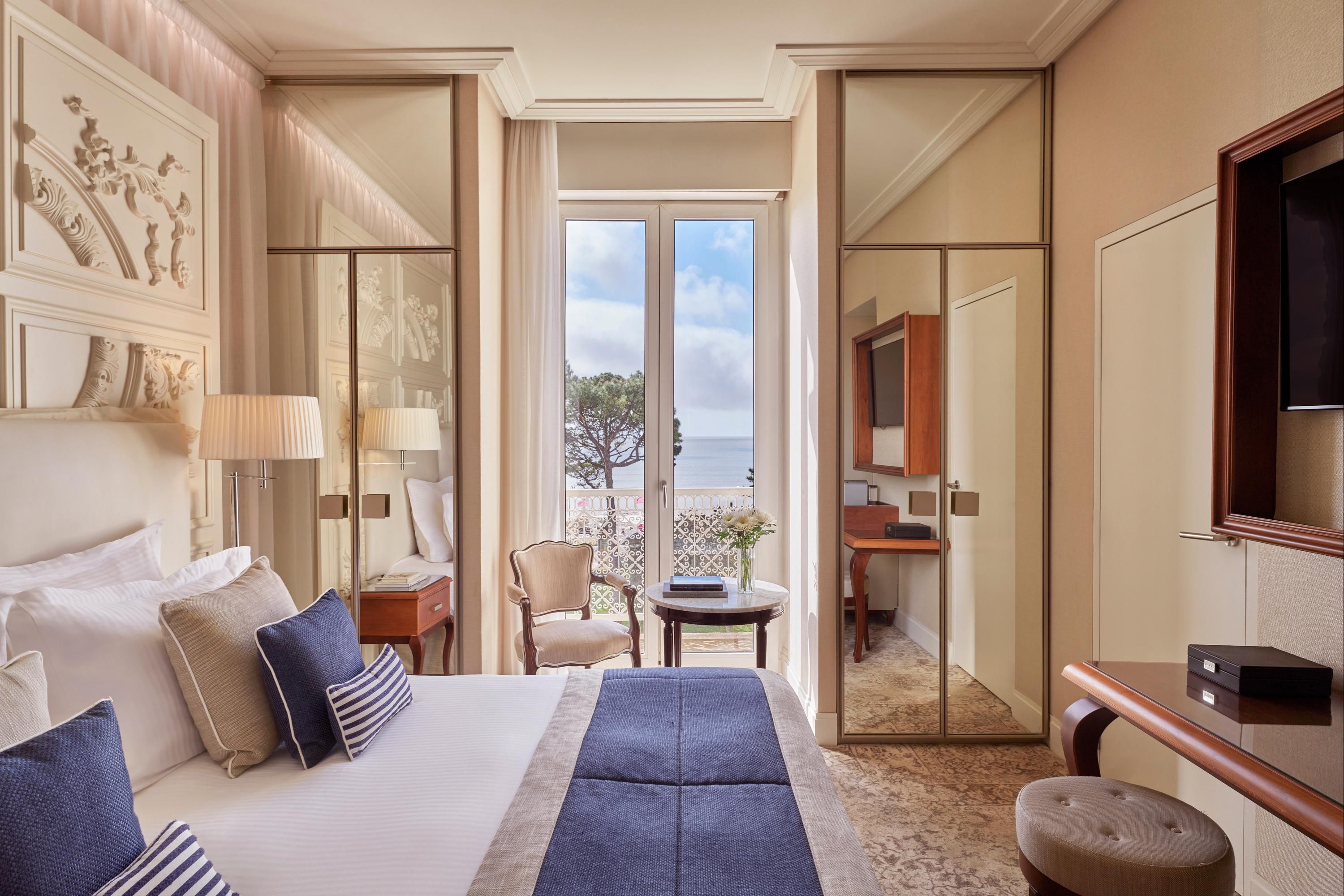 Hôtel Barrière Le Royal La Baule - לה באולה-אסקובלה - חדר שינה