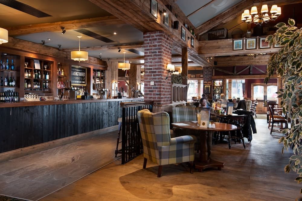 ذا هوجز هيد إن - ذا إن كوليكشن جروب - ألنويك - بار