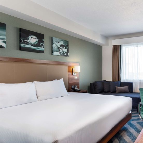 Hilton Garden Inn London Heathrow Airport image 1
