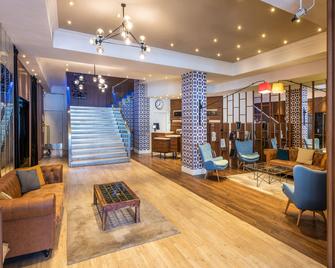 Hotel Madrid Gran Via 25 Affiliated by Meliá - Madrid - Building