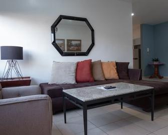 Apartamentos Torre II Condominios - Mazatlán - Living room