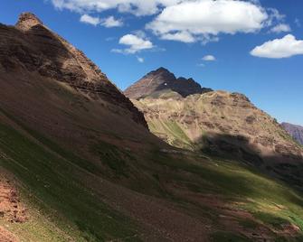 Gunnison River Getaway - Pet Friendly, Secluded, Quiet, Ev Charging - Ганнісон