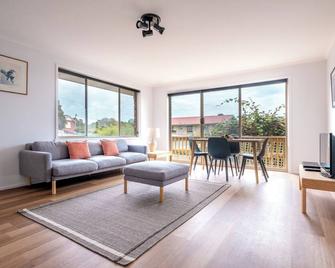 Island Vista - Freycinet Holiday Houses - Bicheno - Wohnzimmer