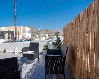 Rosalia Studio Megalochori - Megalochori - Balcón