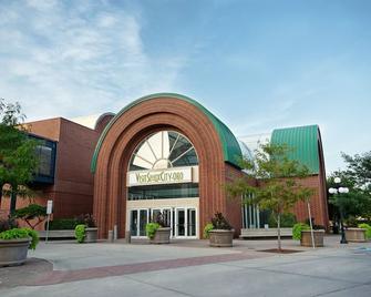 DoubleTree by Hilton Sioux City - Sioux City - Gebäude