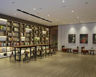 Hanting Hotel Kunming North Railway Station Metro Station - Kunming - Lounge