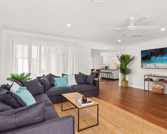 Ohana at the Bay, 30 Pacific Avenue - Anna Bay - Sala de estar