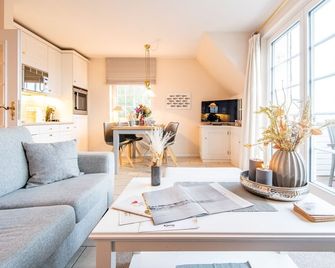 Haus Soenshoern 10 Whg 4 - Munkmarsch - Huiskamer