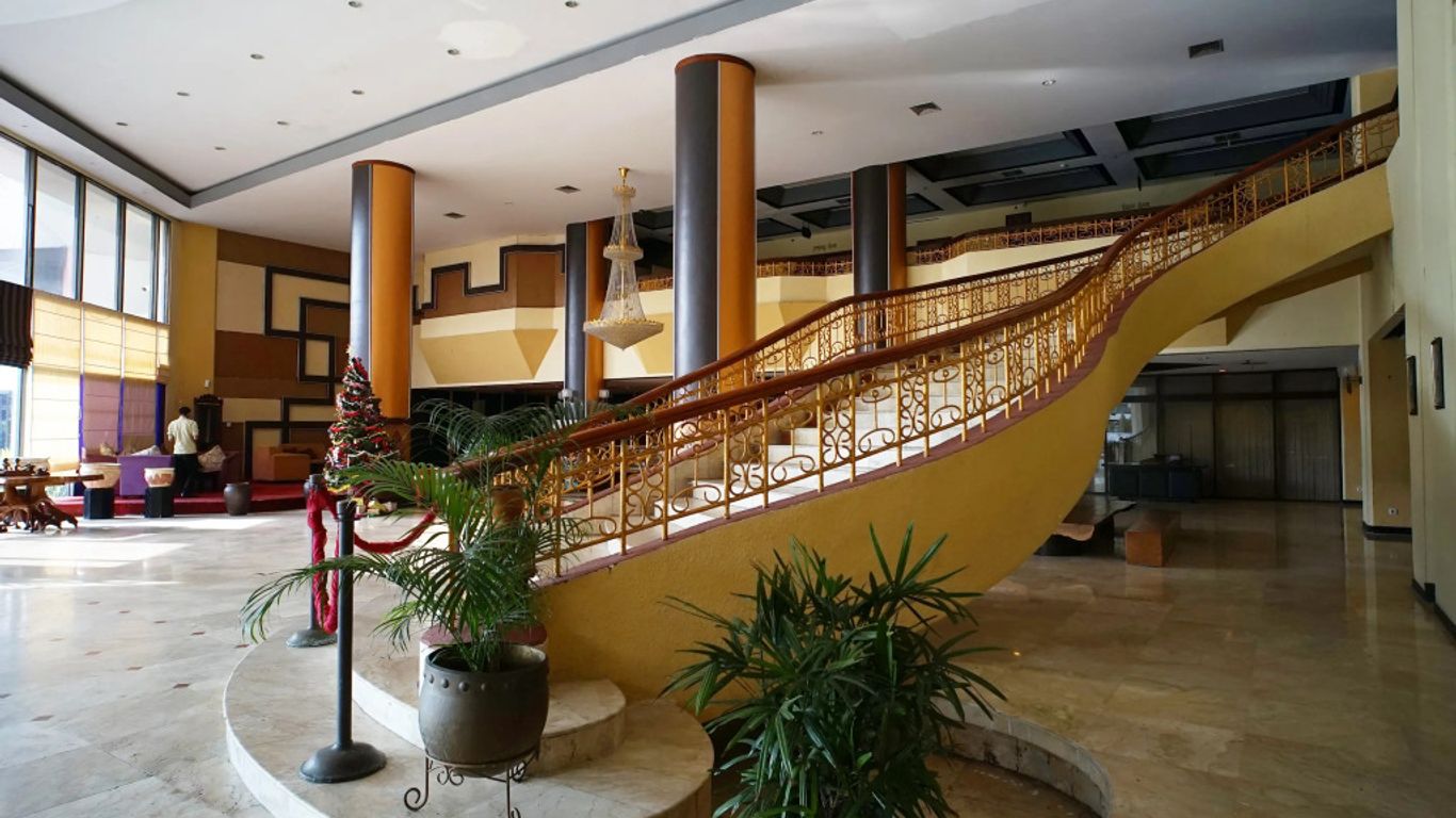 Capital O 1963 Hotel The New Benakutai