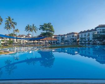 Club Hotel Dolphin - Kammala - Piscina