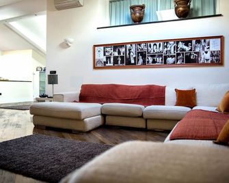 Vomero Roof - Naples - Living room