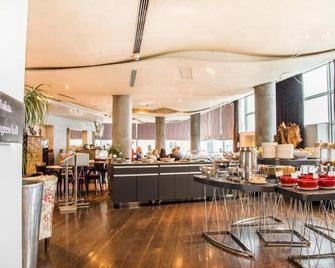 Nobel Zira Hotel - בלגרד - בופה