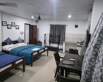 The Stay Corner-Homestay near Kamakhya - Guwahati - Sypialnia