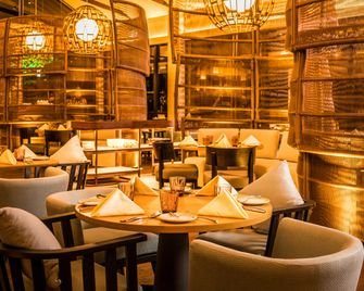 DoubleTree by Hilton Weerawila Rajawarna Resort - Weligatta - Restaurant