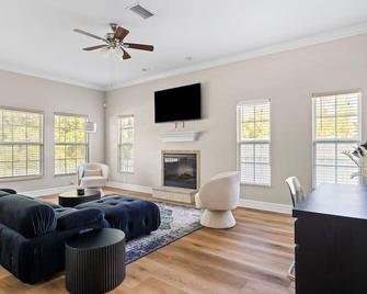 Luxury House Walking Distance to Ocean - Sleeps 12 - Sarasota - Sala de estar