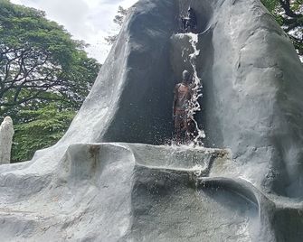 Temple Ruins - Ke-In-Gir Ashram - Mae Sot