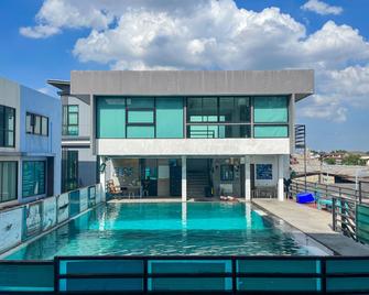 Fullrich Residence - Bangkok - Pool
