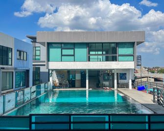 Fullrich Residence - Bangkok - Pool