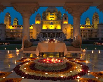 Umaid Bhawan Palace Jodhpur - ג'ודפור - בר