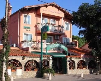 Logis Hôtel Restaurant les Charmettes - Argelès-sur-Mer - Edificio