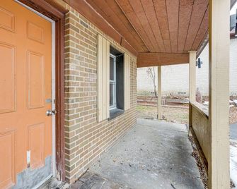 5 Mi to Pine Knob: Pet-Friendly Studio Retreat - Clarkston