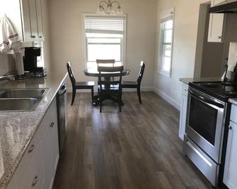 Great, Clean House In The Middle Of Medford - Medford - Cocina